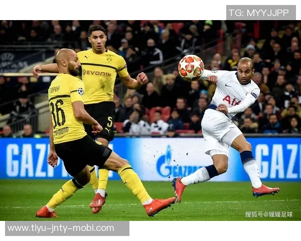 前阿森纳门将策划拳击赛切尔西热刺传奇球员同台竞技 前阿森纳门将策划拳击赛切尔西热刺传奇球员同台竞技