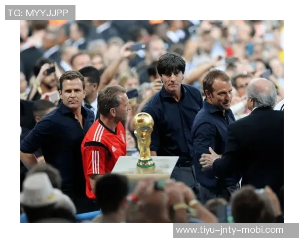 帕利尼亚坚定信心期待11月份锁定世界杯资格只差一步之遥 帕利尼亚坚定信心期待11月份锁定世界杯资格只差一步之遥