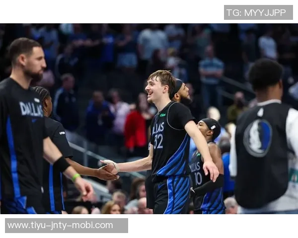 菜鸟弗拉格表现出色贡献21分8板5助科比桑德斯与理查德联手助力球队 菜鸟弗拉格表现出色贡献21分8板5助科比桑德斯与理查德联手助力球队